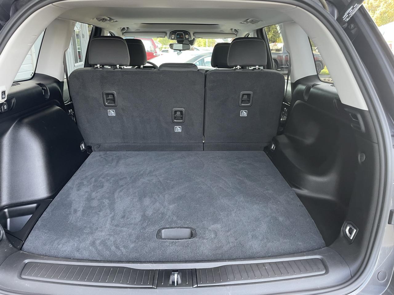 Jeep Grand Cherokee Laredo 4WD 2023