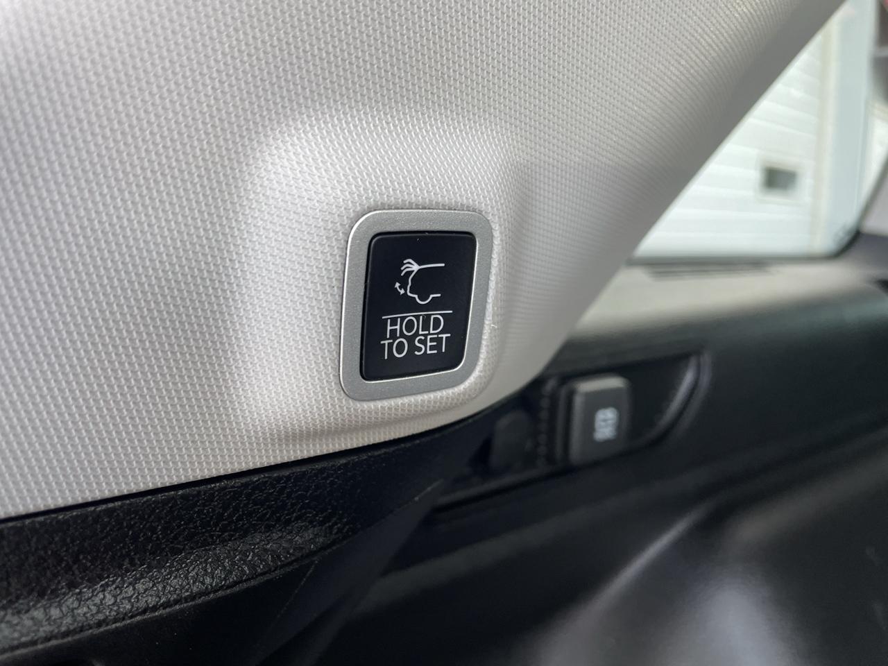 Jeep Grand Cherokee Laredo 4WD 2023