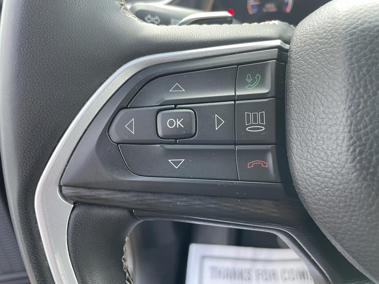 Jeep Grand Cherokee Laredo 4WD 2023
