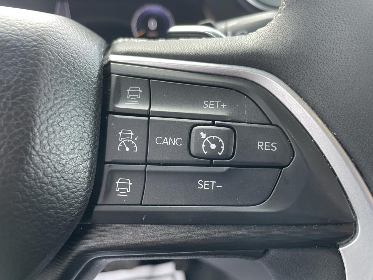 Jeep Grand Cherokee Laredo 4WD 2023