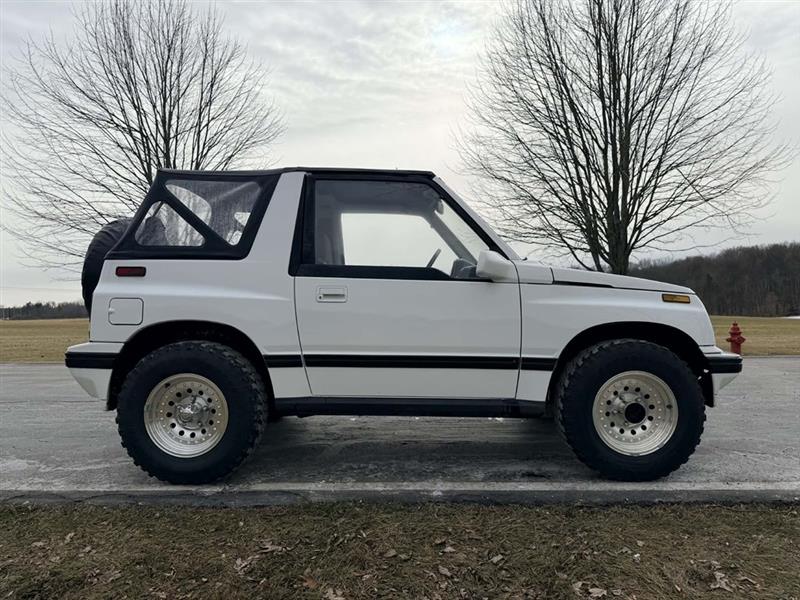 1990 Geo Tracker's photo