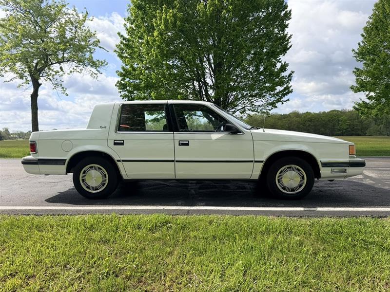 1988 Dodge Dynasty's photo