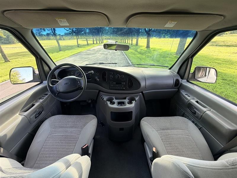 Ford Econoline  2000