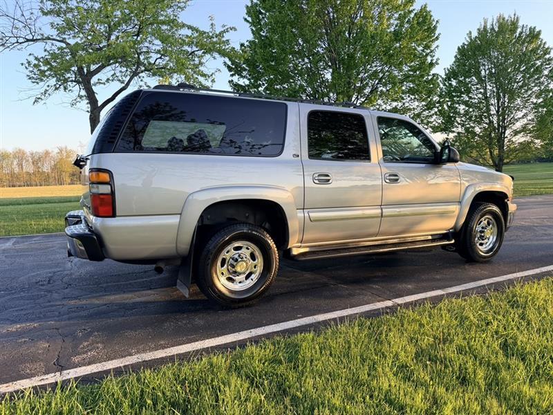 Chevrolet Suburban  2004