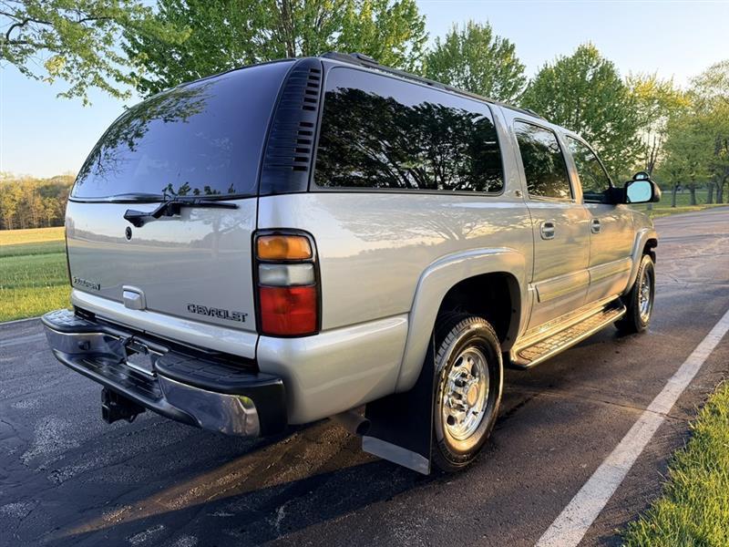 Chevrolet Suburban  2004