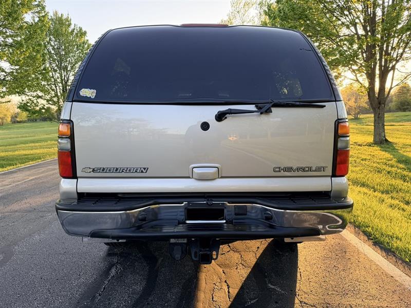 Chevrolet Suburban  2004