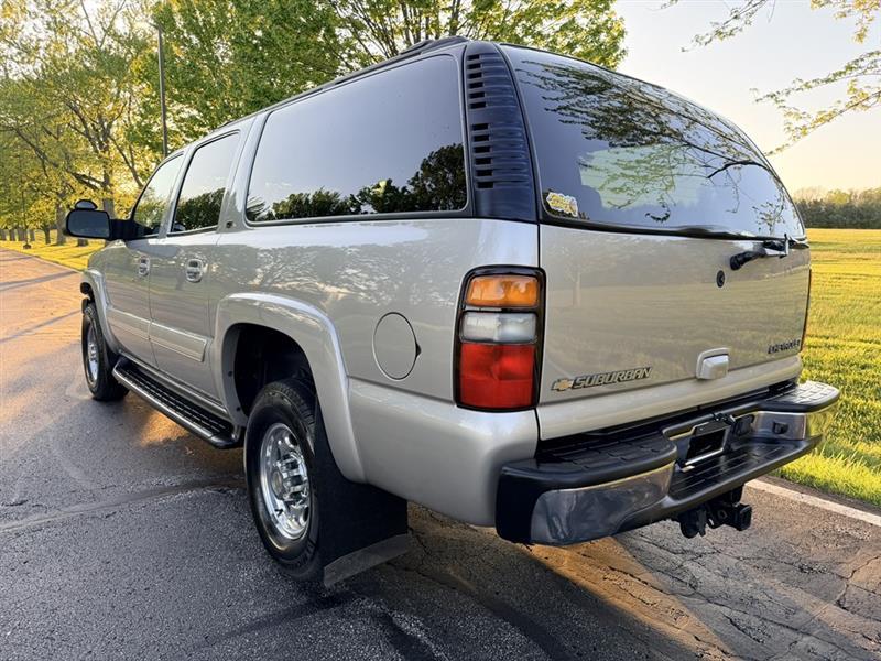 Chevrolet Suburban  2004
