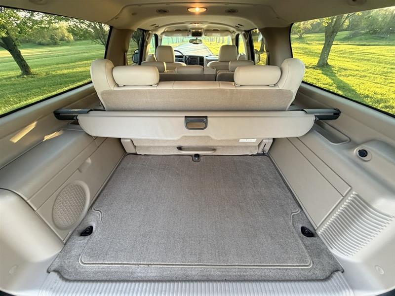 Chevrolet Suburban  2004