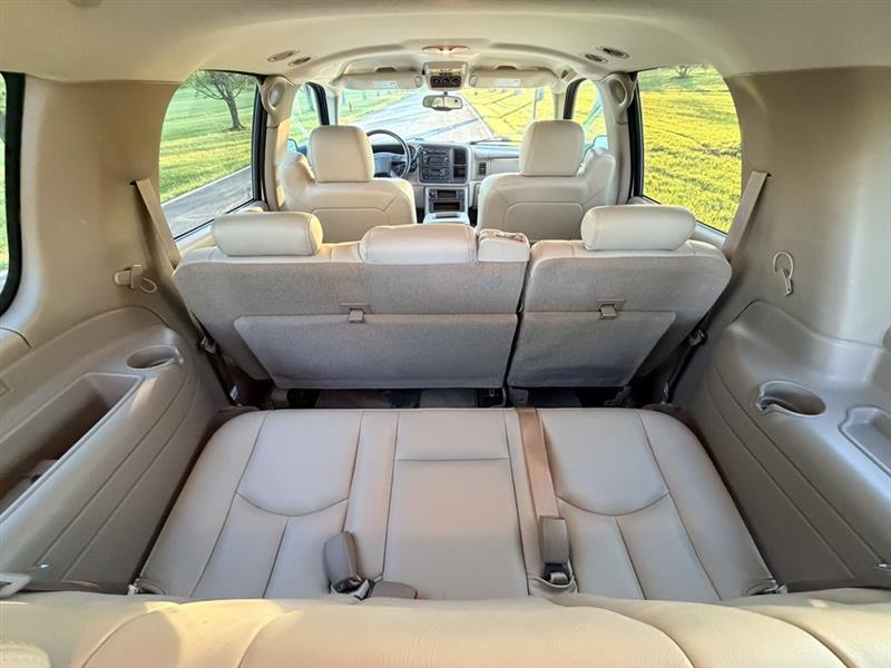 Chevrolet Suburban  2004
