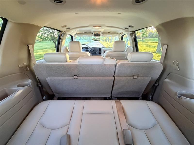 Chevrolet Suburban  2004