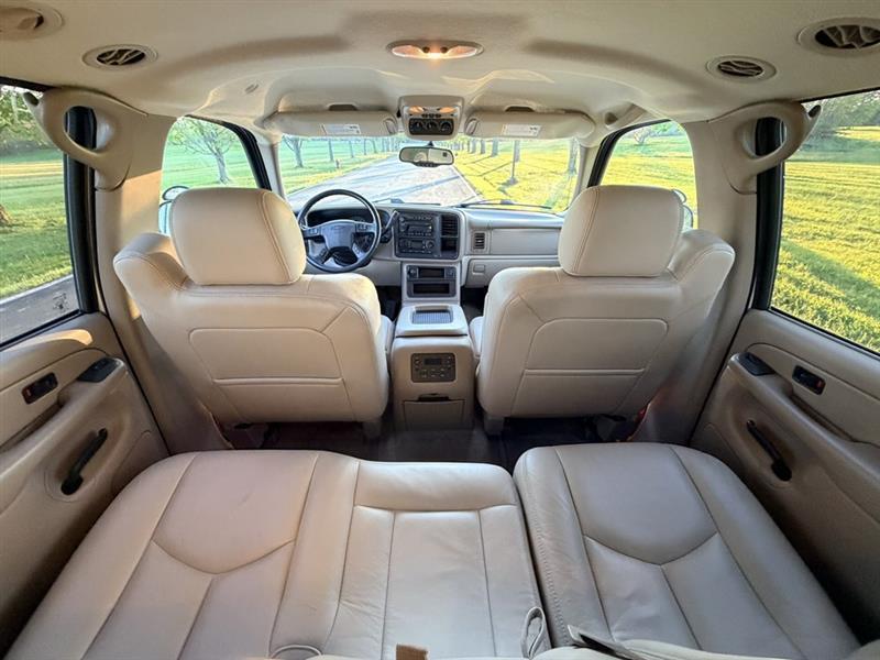 Chevrolet Suburban  2004