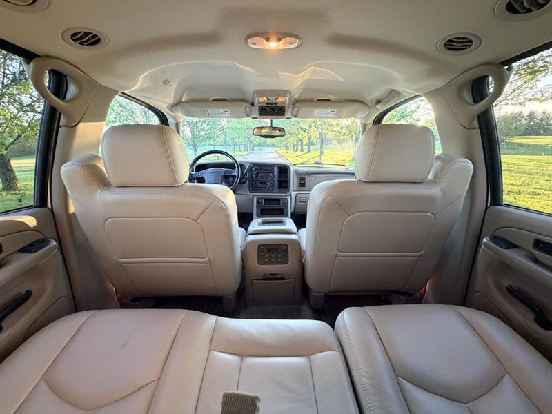 Chevrolet Suburban  2004
