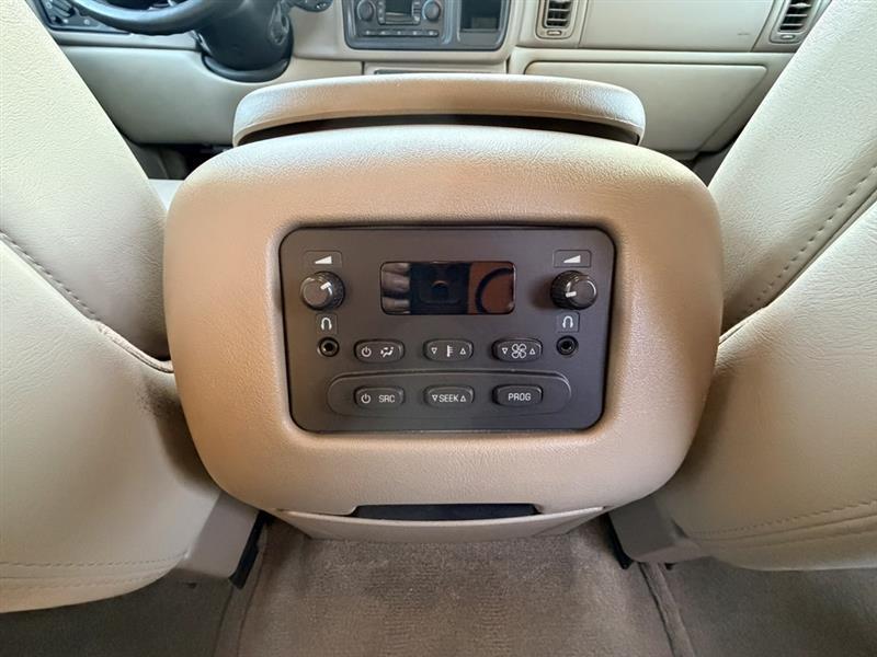 Chevrolet Suburban  2004