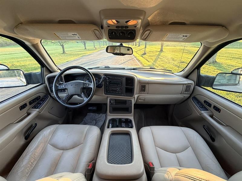 Chevrolet Suburban  2004