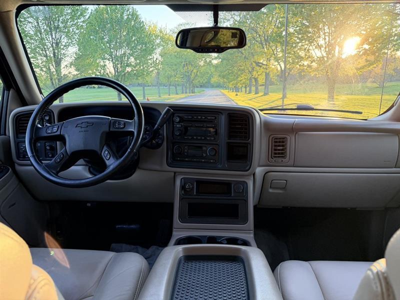 Chevrolet Suburban  2004