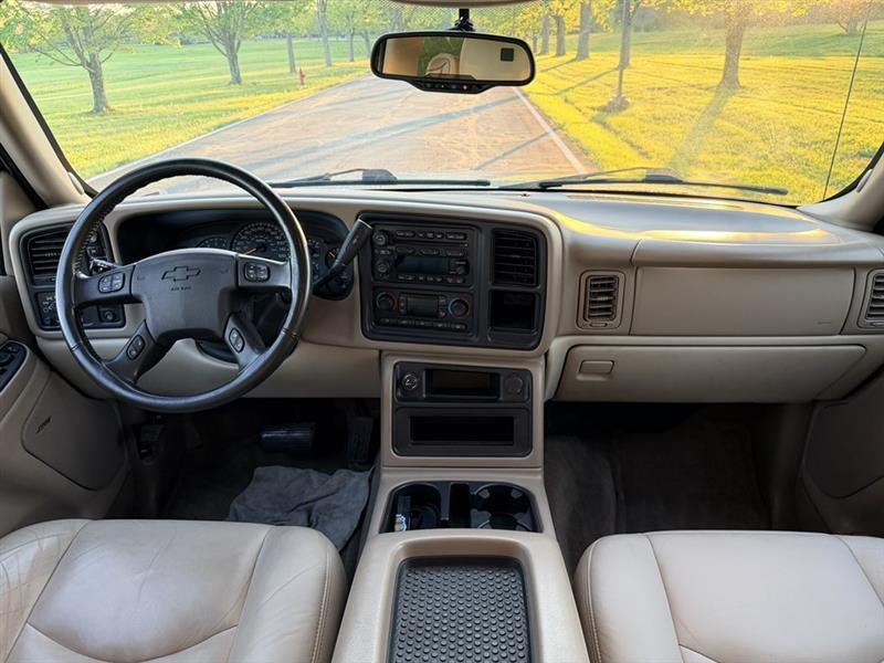 Chevrolet Suburban  2004