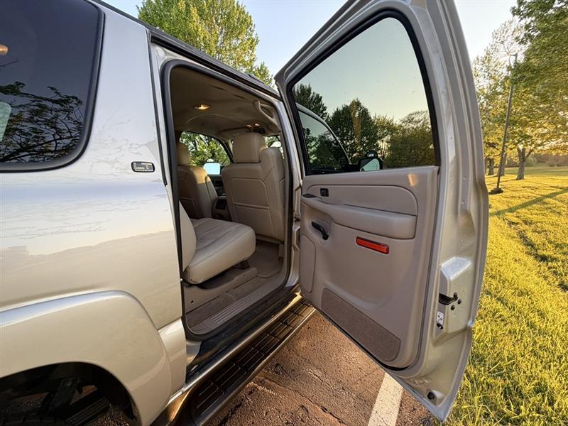 Chevrolet Suburban  2004
