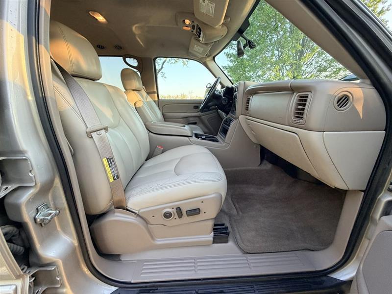 Chevrolet Suburban  2004