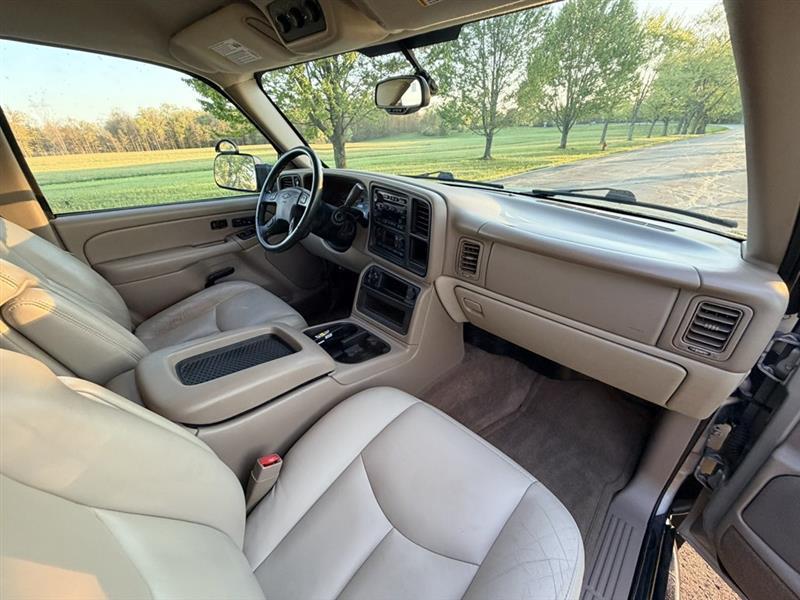 Chevrolet Suburban  2004