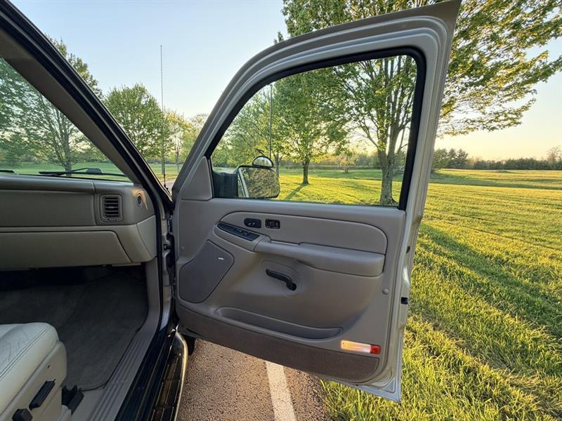 Chevrolet Suburban  2004