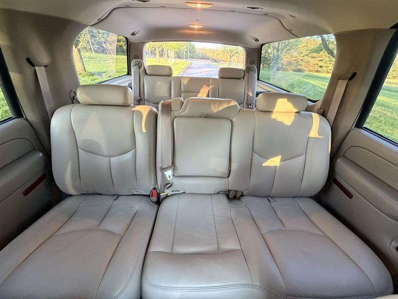 Chevrolet Suburban  2004