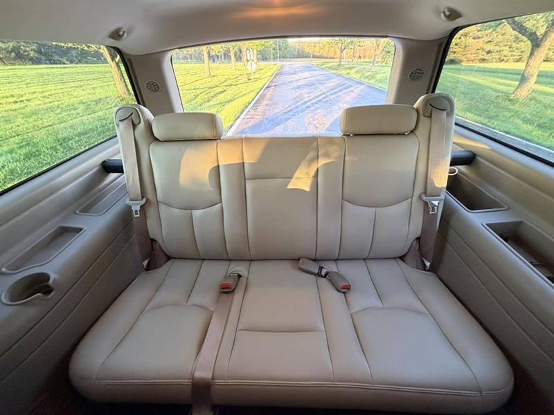 Chevrolet Suburban  2004