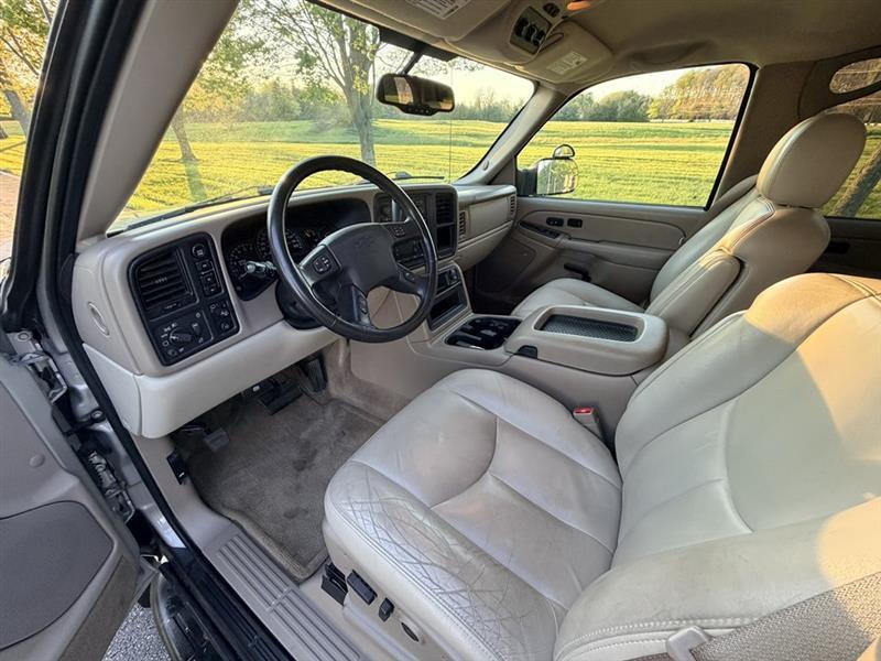 Chevrolet Suburban  2004