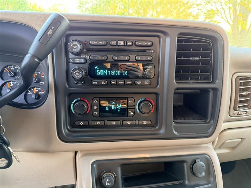 Chevrolet Suburban  2004