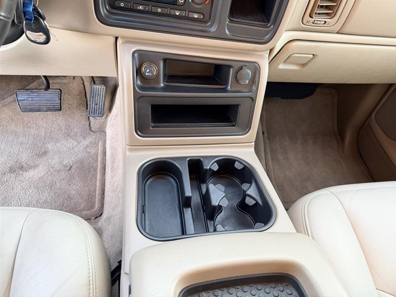 Chevrolet Suburban  2004