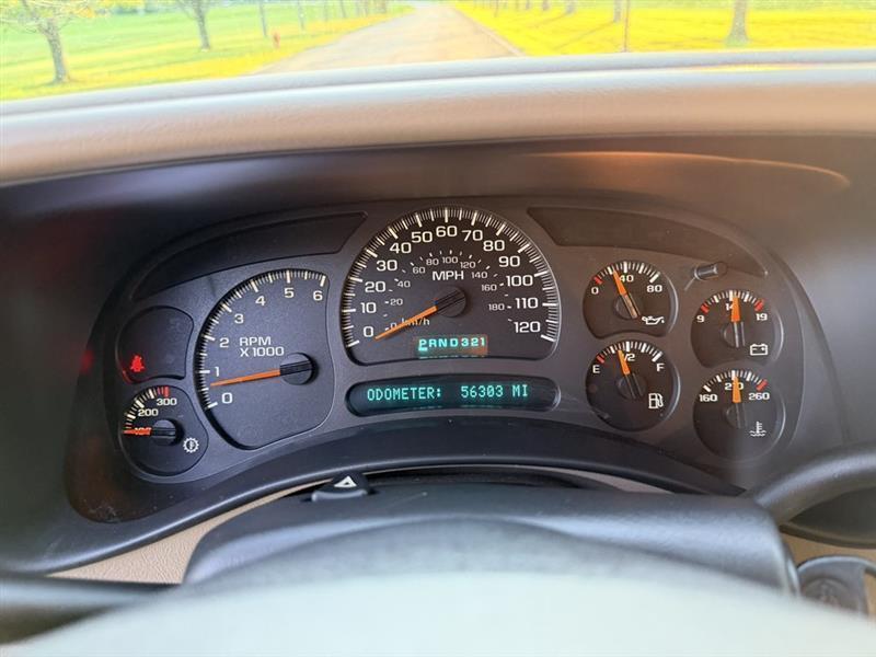 Chevrolet Suburban  2004