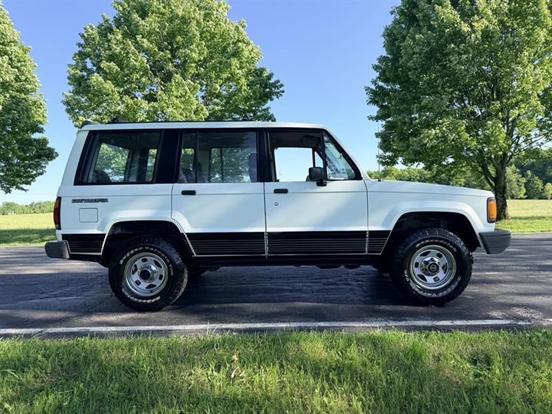 1990 Isuzu Trooper's photo