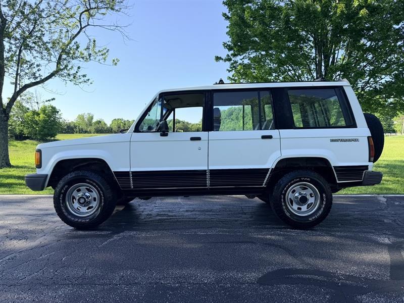 Isuzu Trooper  1990