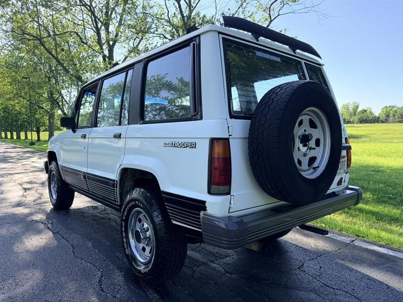 Isuzu Trooper  1990