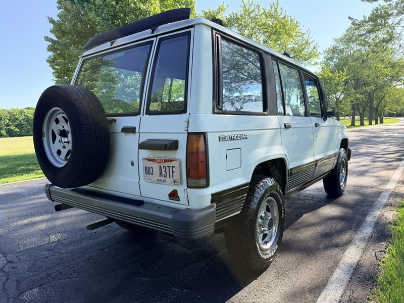 Isuzu Trooper  1990