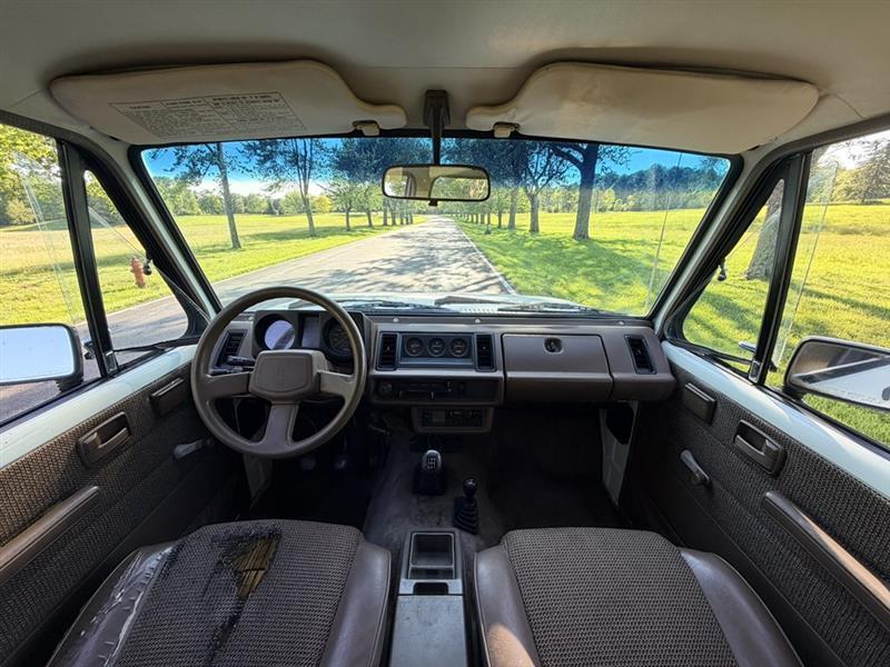 Isuzu Trooper  1990