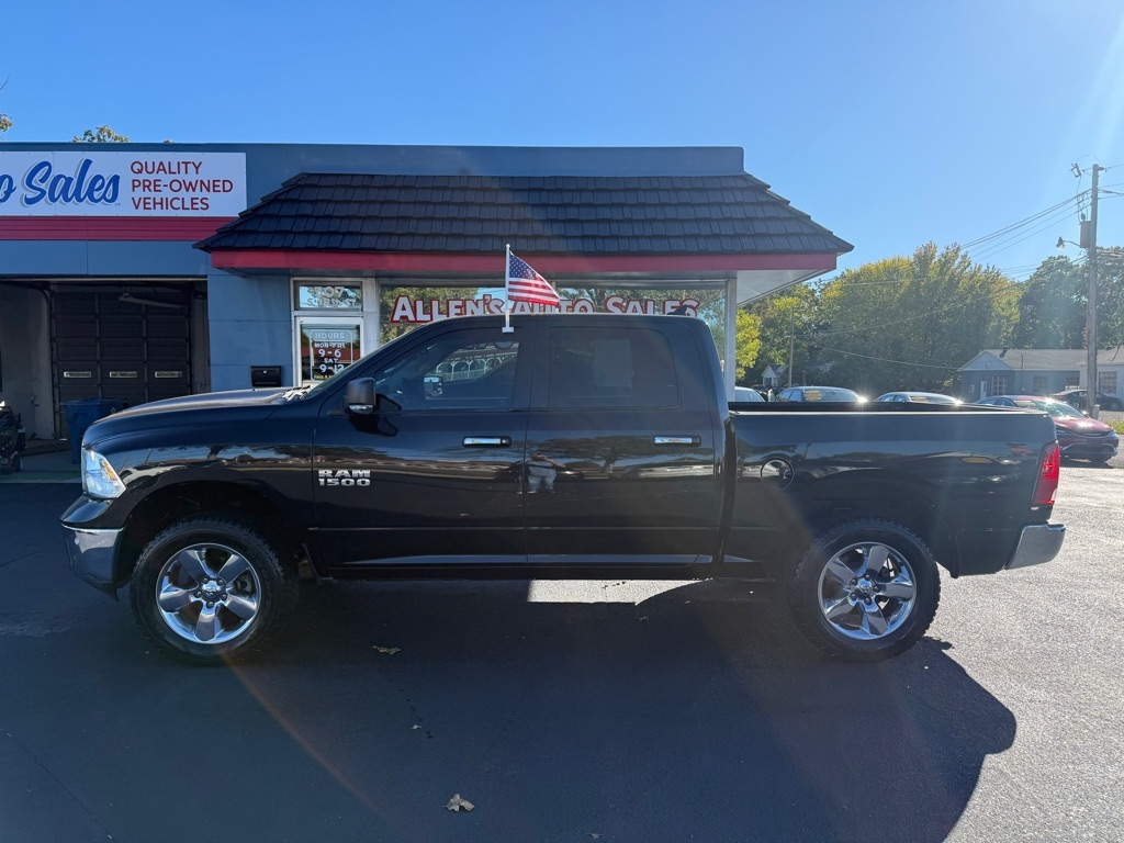 2016 RAM 1500 SLT Crew Cab SWB 4WD