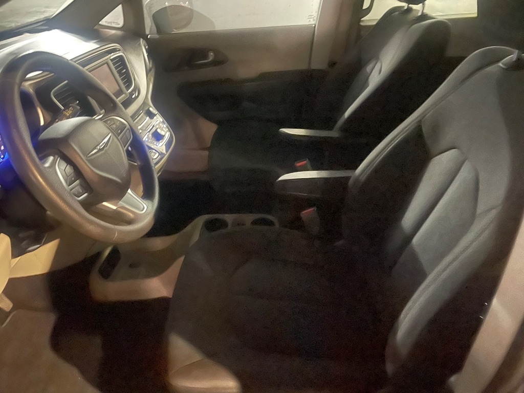 Chrysler Pacifica LX 2018