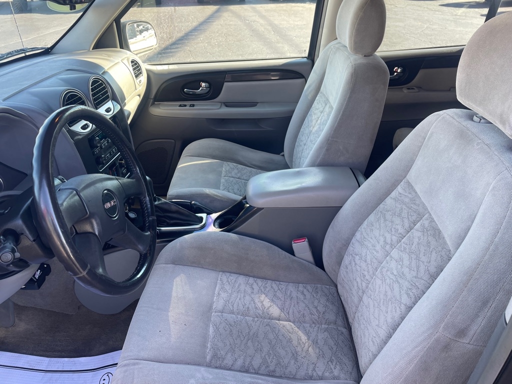 GMC Envoy XL SLE 4WD 2005