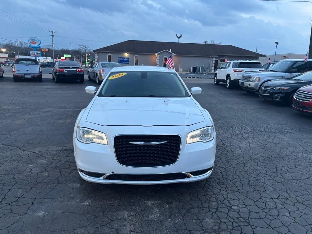 Chrysler 300 Limited RWD 2016
