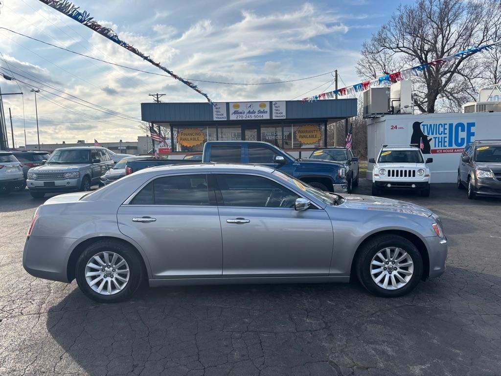 Chrysler 300 Limited RWD 2011