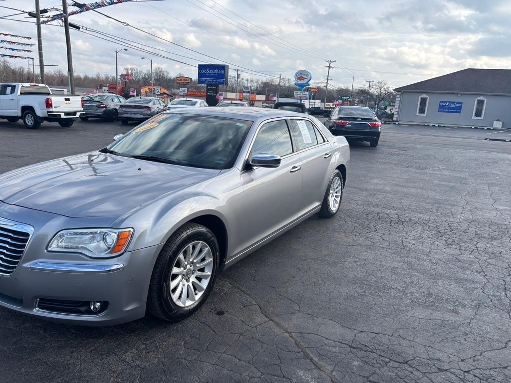 Chrysler 300 Limited RWD 2011