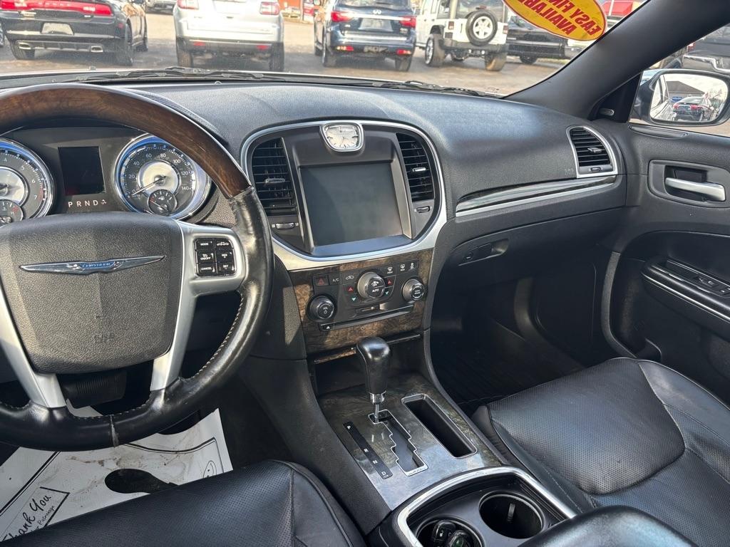Chrysler 300 Limited RWD 2011