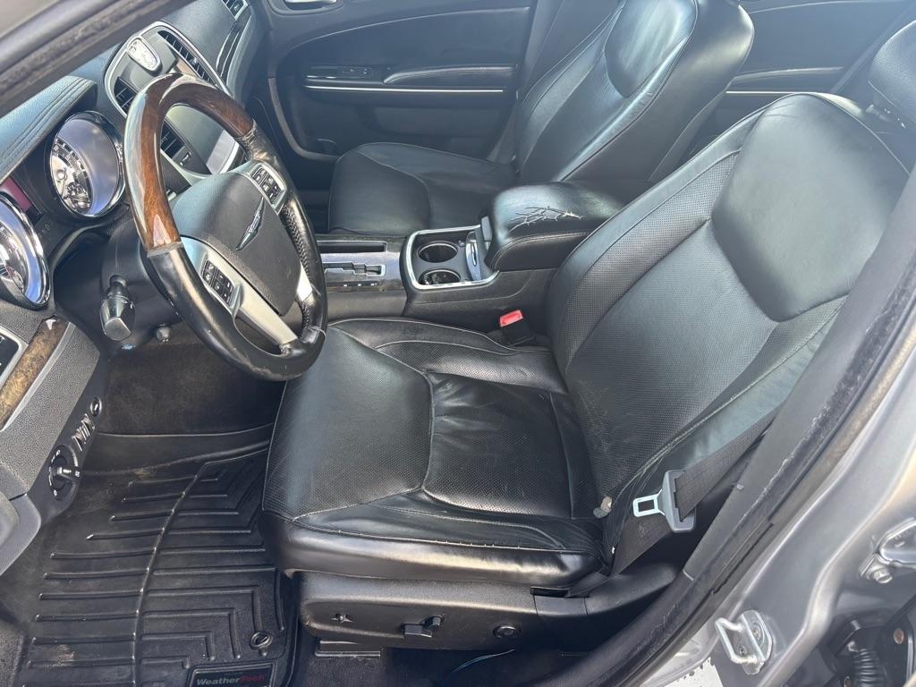 Chrysler 300 Limited RWD 2011