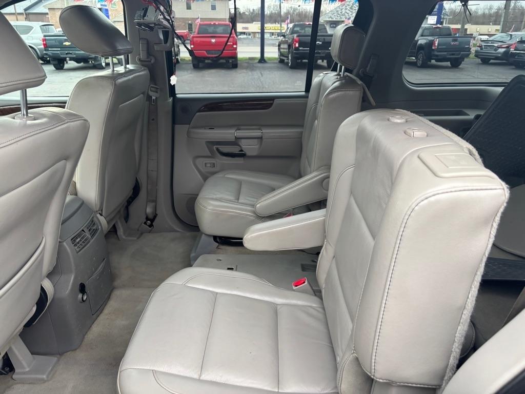 Nissan Armada Platinum 4WD 2010