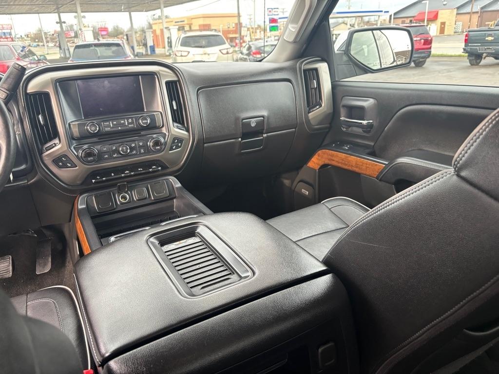 Chevrolet Silverado 1500 High Country Crew Cab Long Box 4WD 2017