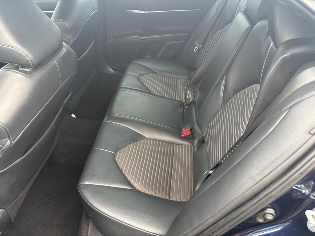 Toyota Camry SE 2021