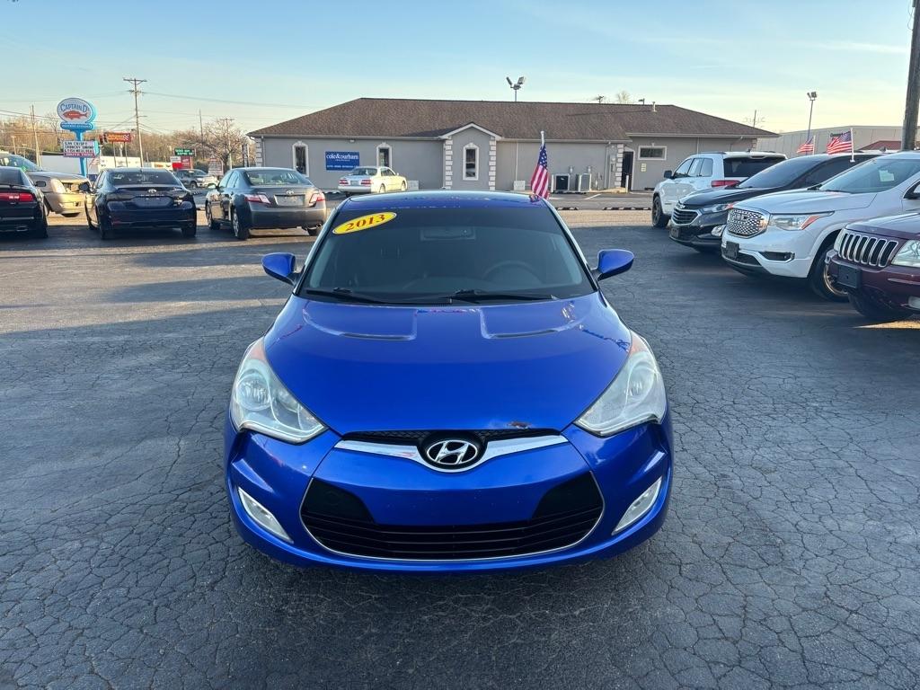 Hyundai Veloster Base 2013