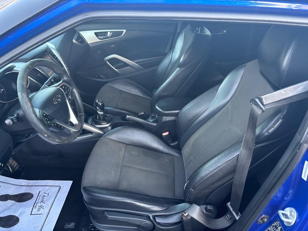 Hyundai Veloster Base 2013