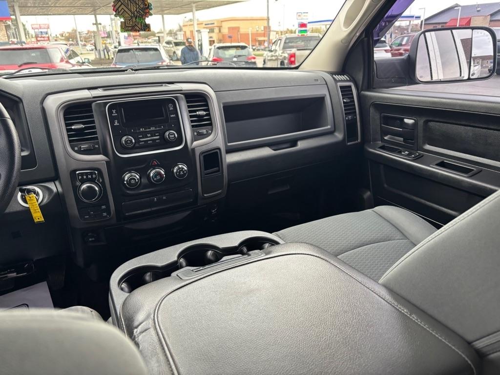 RAM 1500 Tradesman Quad Cab 4WD 2014