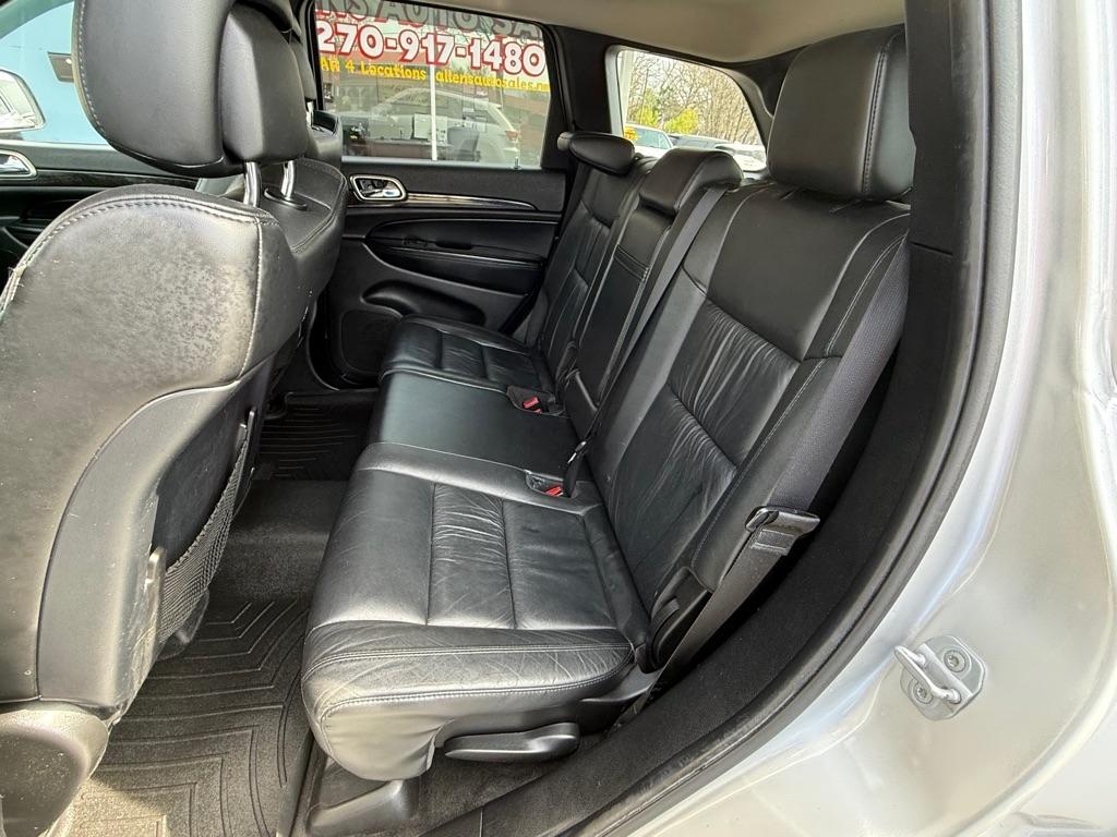 Jeep Grand Cherokee Laredo 4WD 2012